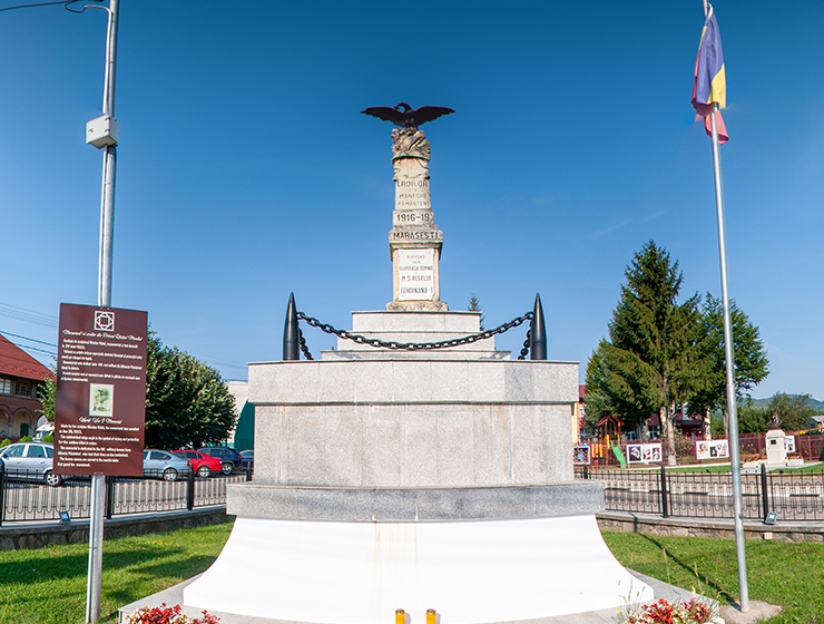 Monumentul Eroilor de la Măneciu-Pământeni